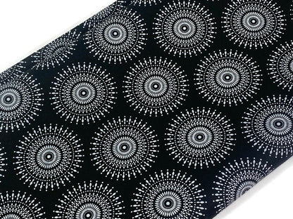 South African Shweshwe Fabric by the YARD. DaGama 3 Cats Black & White Large Radiant Daisies. 100% Cotton Fabric for Quilts, Apparel, Decor